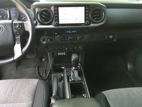 Used 2021 Toyota Tacoma TRD Off-Road w/ Technology Package AWD/4WD image 26
