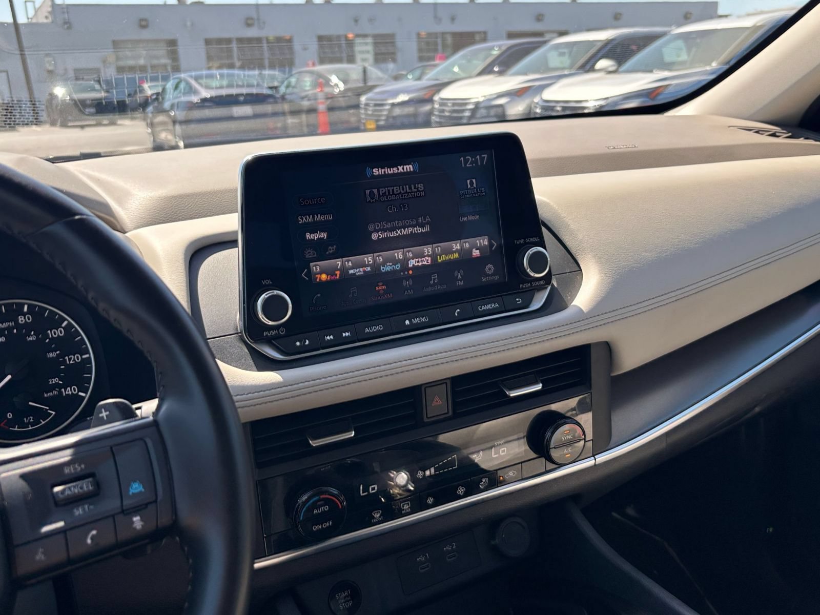 Used 2025 Nissan Rogue SV AWD/4WD image 16