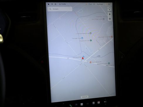 Used 2020 Tesla Model S Long Range Plus image 8