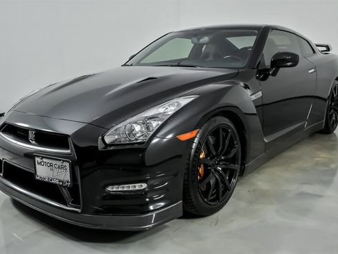 Used 2013 Nissan GT-R Premium AWD/4WD image 6