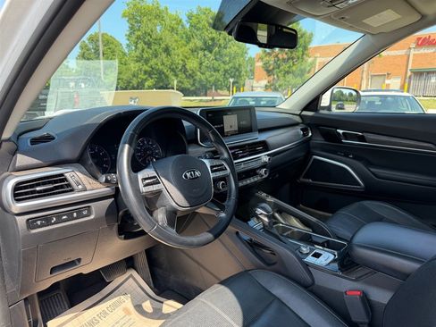 Used 2020 Kia Telluride EX w/ EX Premium Package FWD image 12
