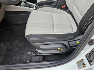 New 2026 Hyundai Venue SEL video 4