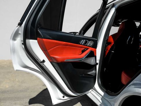 Used 2025 BMW X5 M Competition w/ Executive Package image 49