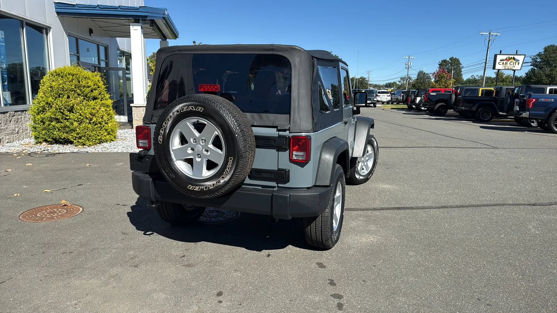 Used 2014 Jeep Wrangler Sport w/ Quick Order Package 24S AWD/4WD image 12