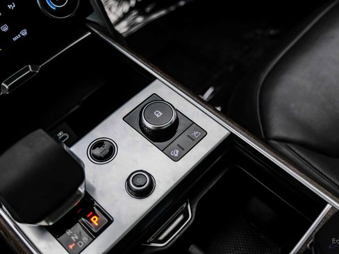 Used 2023 Land Rover Range Rover SE image 57