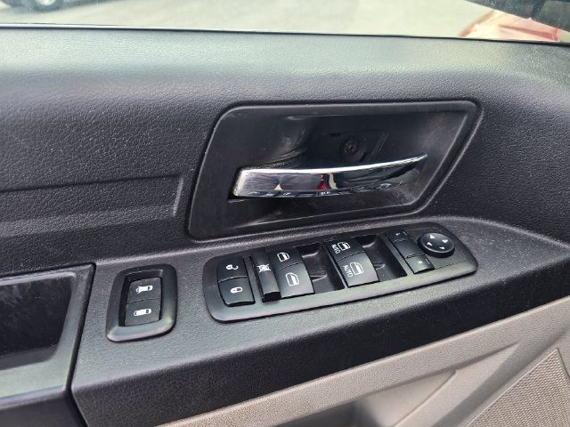 Used 2008 Dodge Grand Caravan SE FWD image 16