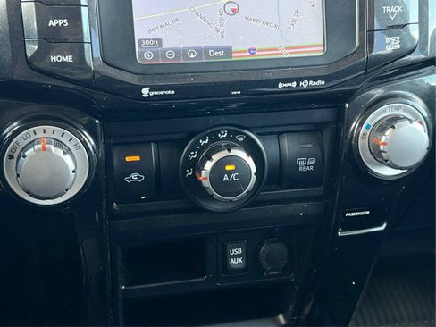Used 2018 Toyota 4Runner TRD Off-Road AWD/4WD image 39
