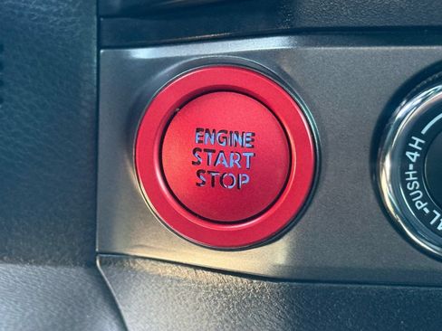 Used 2023 Toyota Tacoma TRD Off-Road w/ Advanced Technology Package AWD/4WD image 25
