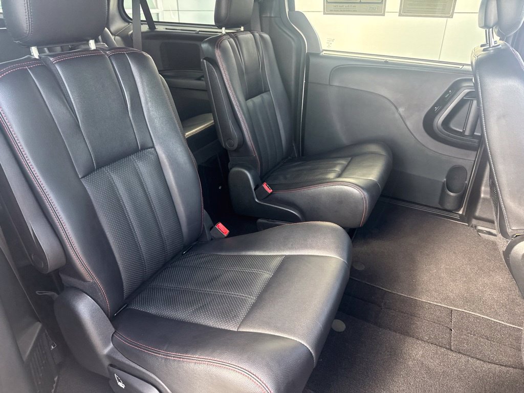 Used 2015 Dodge Grand Caravan R/T w/ Driver Convenience Group FWD image 30