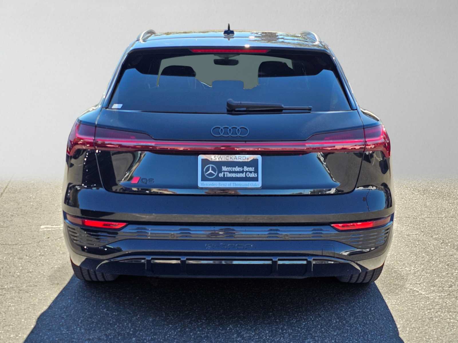 Used 2024 Audi Q8 e-tron Prestige w/ Prestige Package AWD/4WD image 4