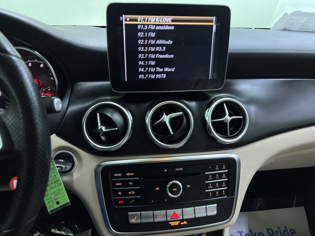 Used 2019 Mercedes-Benz GLA 250 w/ Premium Package image 21