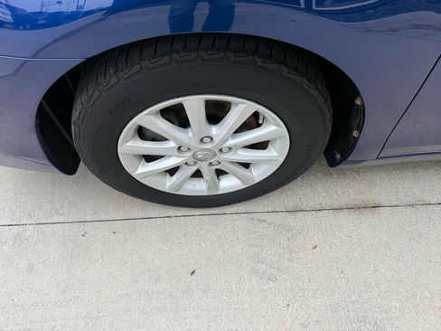 Used 2010 Toyota Camry image 10