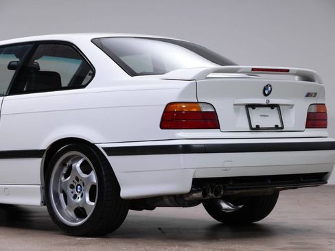 Used 1996 BMW M3 Coupe image 24