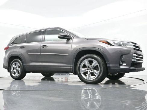 Used 2019 Toyota Highlander Limited AWD/4WD image 53