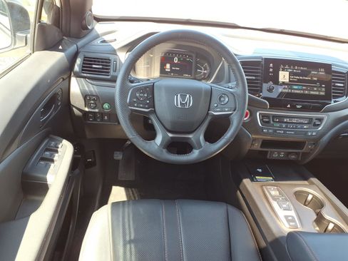 Used 2024 Honda Passport TrailSport image 4