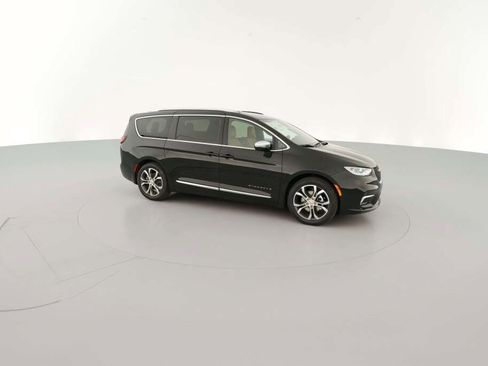 New 2026 Chrysler Pacifica Pinnacle image 15