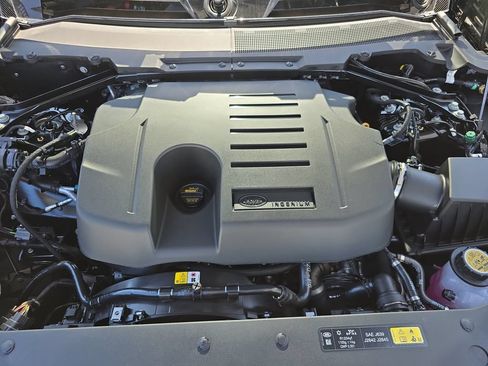 New 2026 Land Rover Defender 130 X-Dynamic SE AWD/4WD image 32