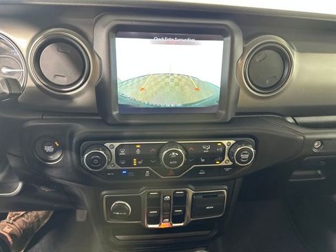 Used 2023 Jeep Wrangler Unlimited w/ Cold Weather Group image 22