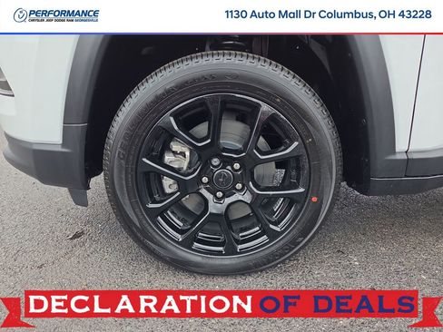 New 2026 Jeep Compass Latitude image 9