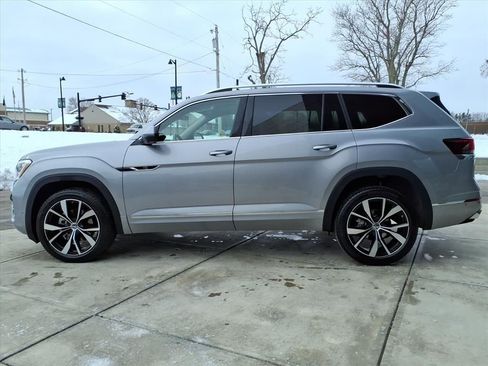 Used 2024 Volkswagen Atlas SEL Premium R-Line image 4