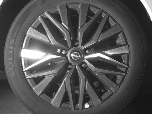 Used 2025 Nissan Altima 2.5 SV FWD image 15