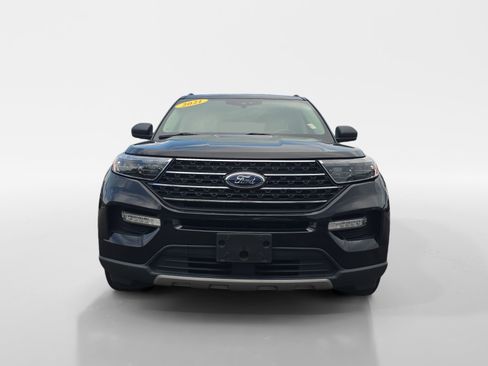 Used 2021 Ford Explorer XLT w/ Equipment Group 202A AWD/4WD image 8