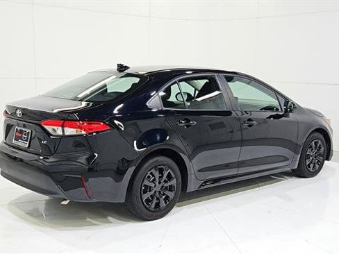 Used 2025 Toyota Corolla LE FWD image 8