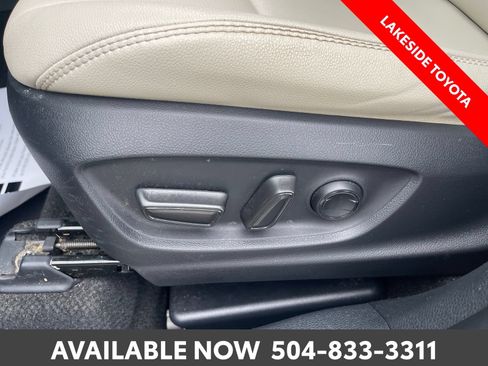 Used 2023 Toyota Corolla Cross XLE w/ Convenience Package AWD/4WD image 27
