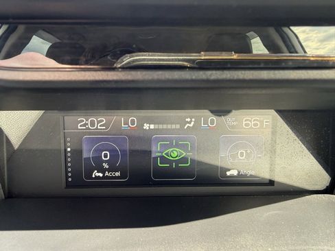 Used 2024 Subaru Forester Touring w/ Convenience Package image 19