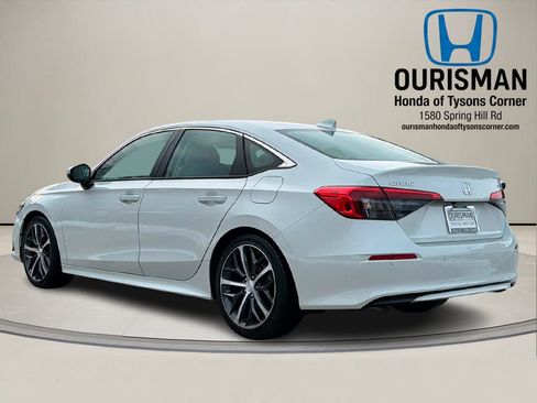 Used 2024 Honda Civic Touring image 3