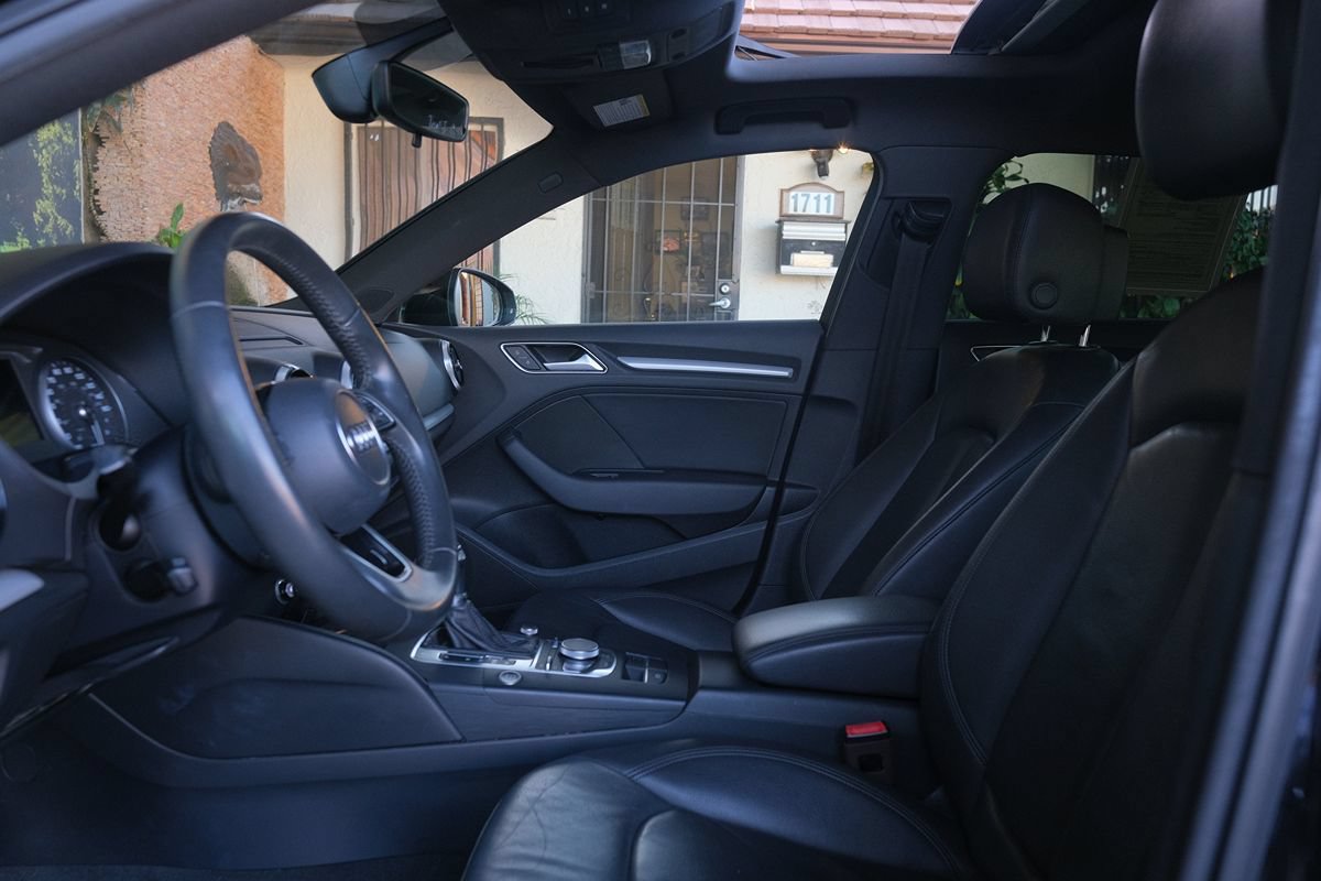 Used 2018 Audi A3 e-tron Premium FWD image 14