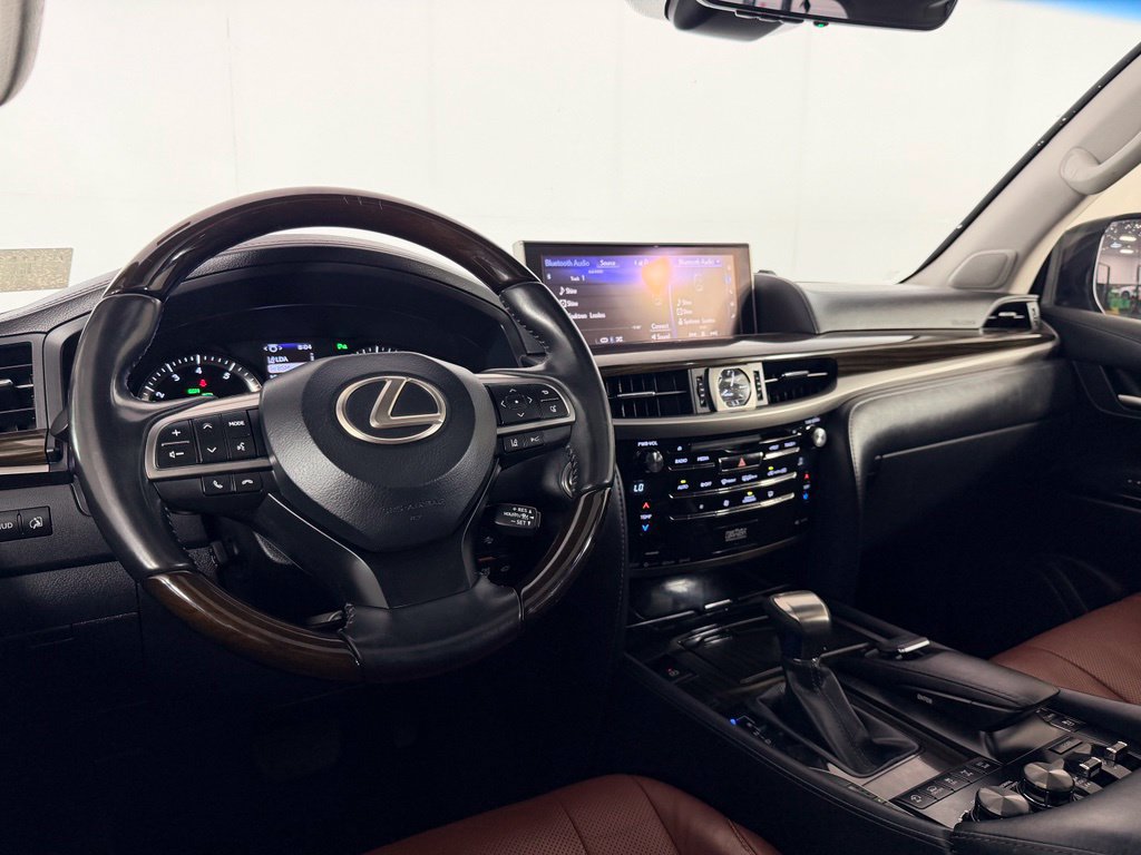 Used 2019 Lexus LX 570 4WD w/ Luxury Package image 13