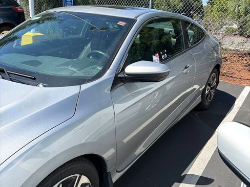 Used 2016 Honda Civic EX-L image 2