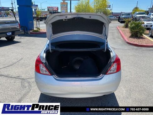 Used 2013 Nissan Versa SV image 5