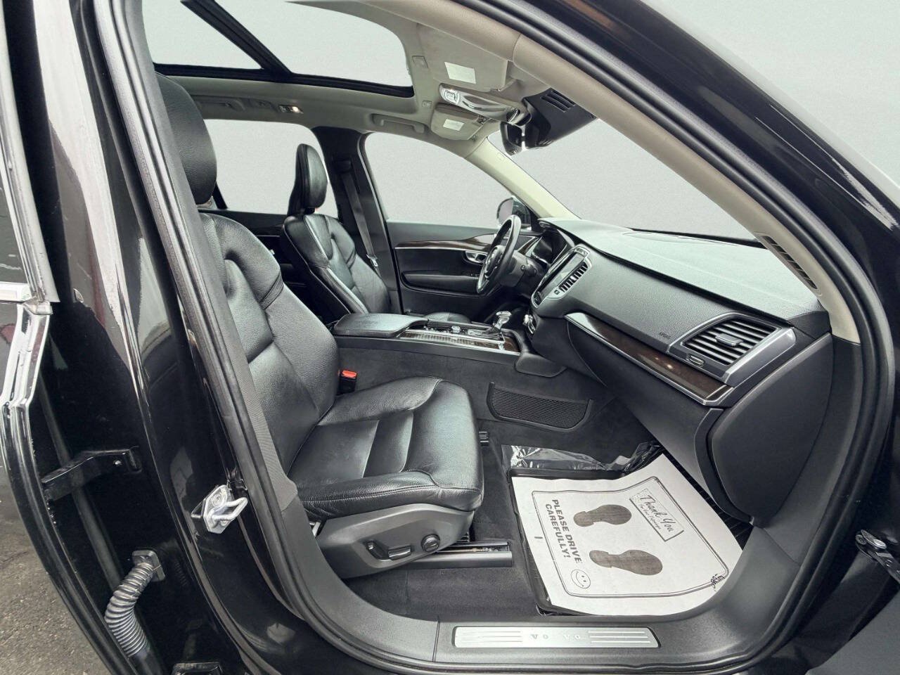 Used 2019 Volvo XC90 T6 Momentum w/ Protection Package Premier AWD/4WD image 34