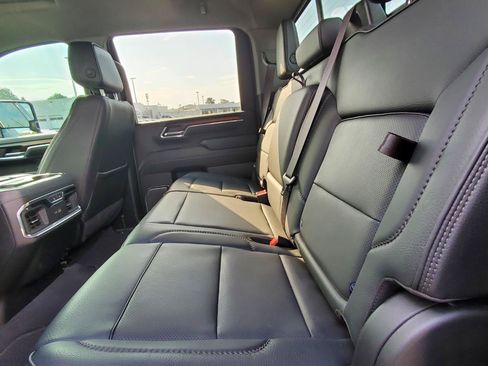 Used 2024 GMC Sierra 2500 Denali w/ Denali Reserve Package AWD/4WD image 5