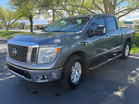 Used 2017 Nissan Titan S AWD/4WD image 10