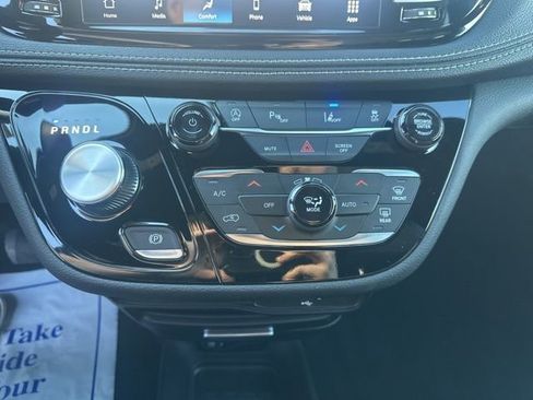 New 2026 Chrysler Pacifica Select image 23