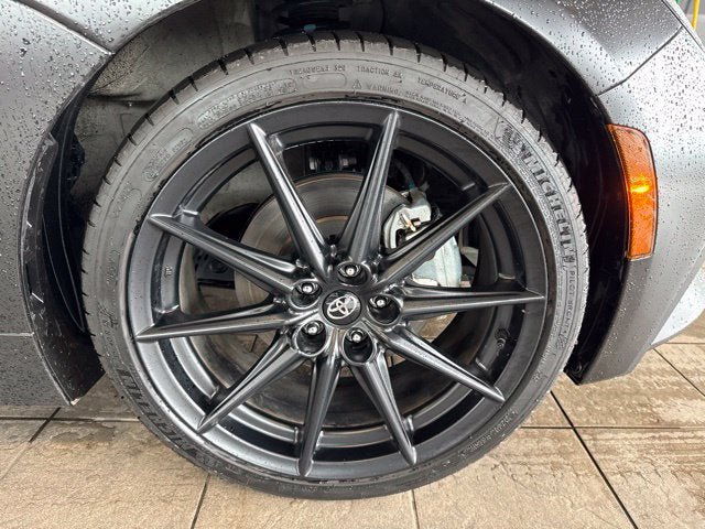 Used 2023 Toyota GR86 Premium w/ ALL Weather Mat Package (TMS) RWD image 26