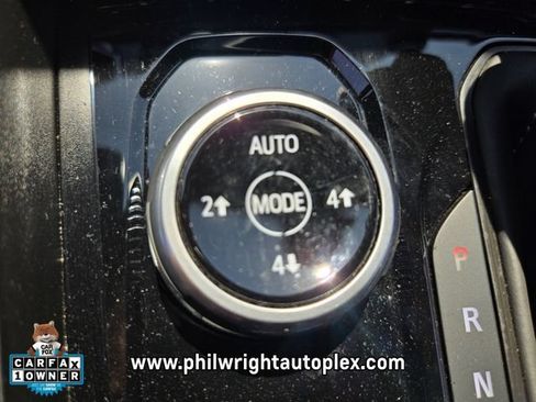 Used 2024 GMC Canyon Denali AWD/4WD image 25