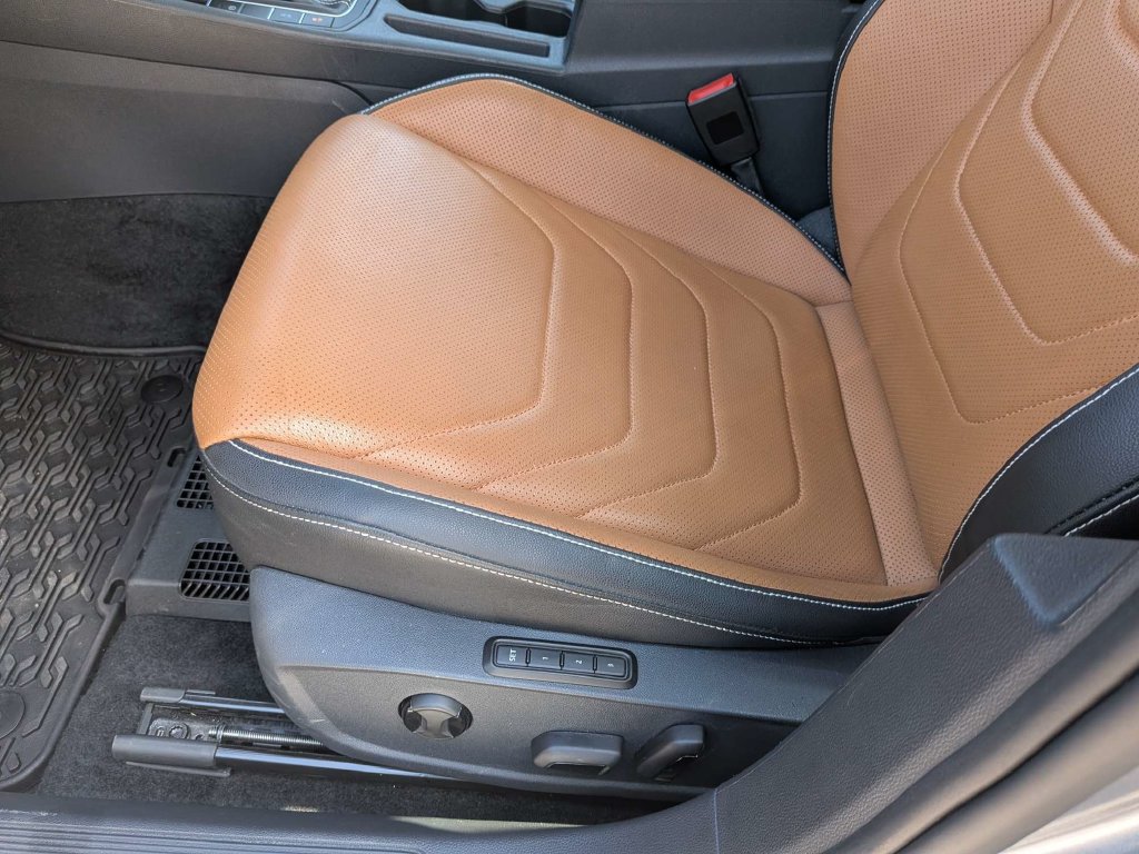 Used 2024 Volkswagen Jetta SEL FWD image 18