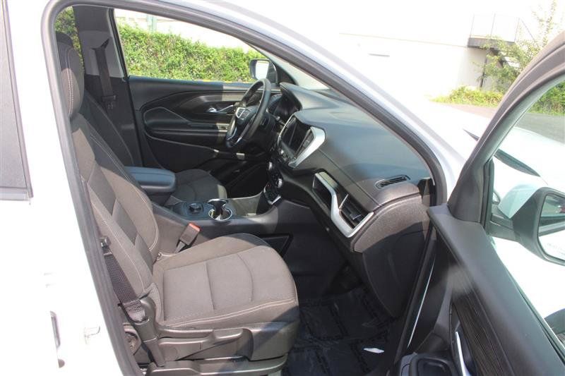 Used 2022 GMC Terrain SLE FWD image 11