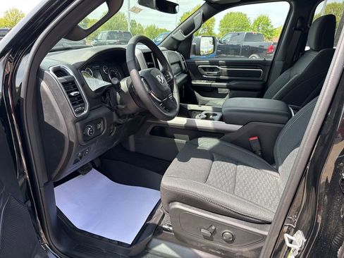 New 2026 RAM 1500 4x4 Crew Cab image 10