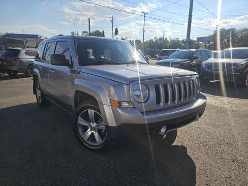 Used 2017 Jeep Patriot High Altitude image 5