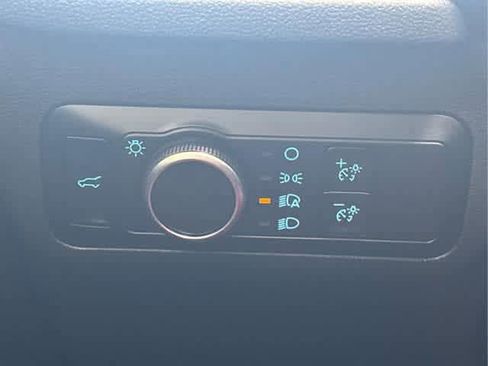 New 2025 Ford Escape ST-Line w/ Cold Weather Package image 18