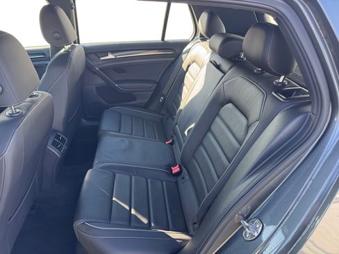 Used 2019 Volkswagen Golf R 4-Door image 5