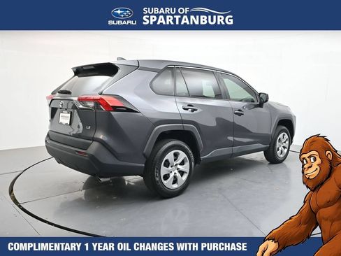 Used 2024 Toyota RAV4 LE FWD image 8