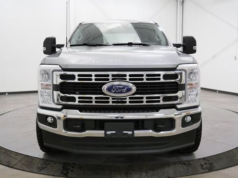 Used 2023 Ford F350 XLT image 2