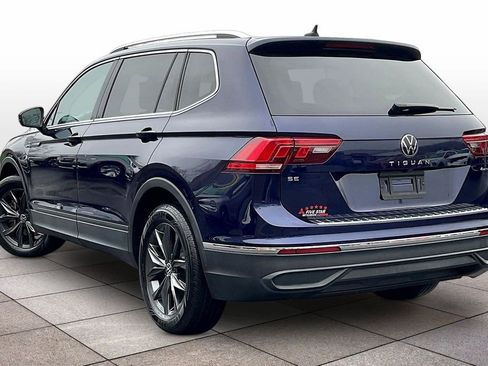 Used 2023 Volkswagen Tiguan SE w/ Panoramic Sunroof Package AWD/4WD image 11