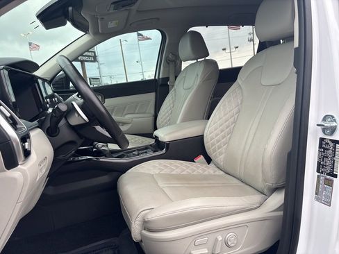 Used 2023 Kia Sorento SX image 18